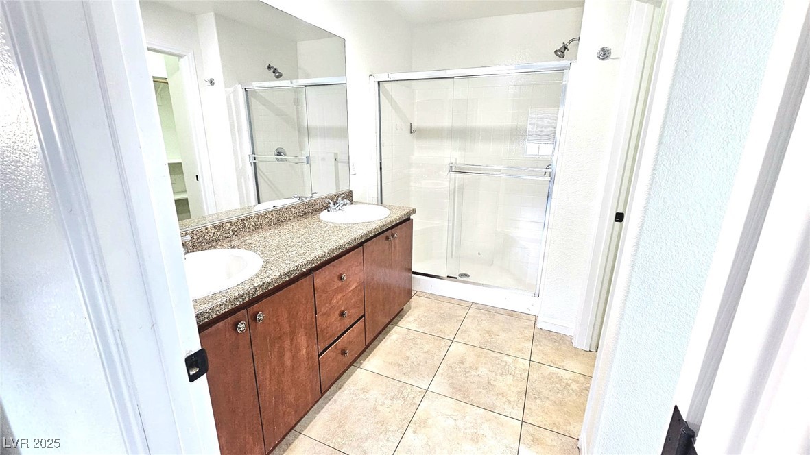 Properties 4 4274 E Cincinnati Avenue
