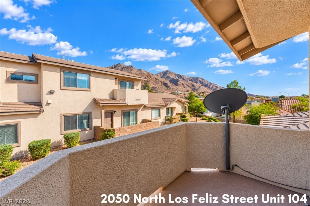 2050 N Los Feliz Street 104