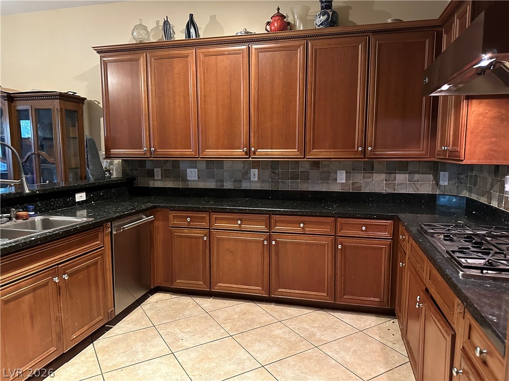 4738 Laurel Canyon Street