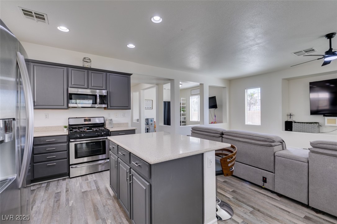 North Las Vegas, Nevada 89081, United States, 4 Bedrooms Bedrooms, ,3 BathroomsBathrooms,Residential,Active,182492