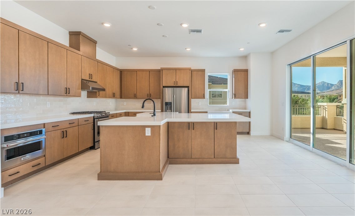 9132 Las Manaitas Avenue 401