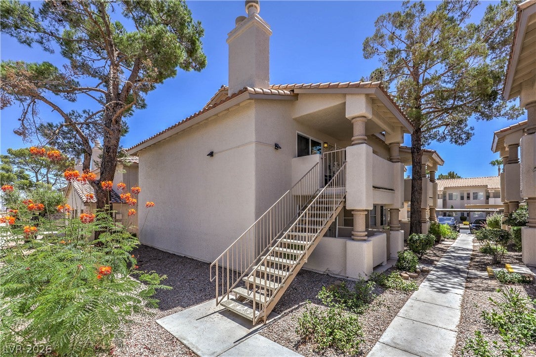 925 Rockview Drive 202