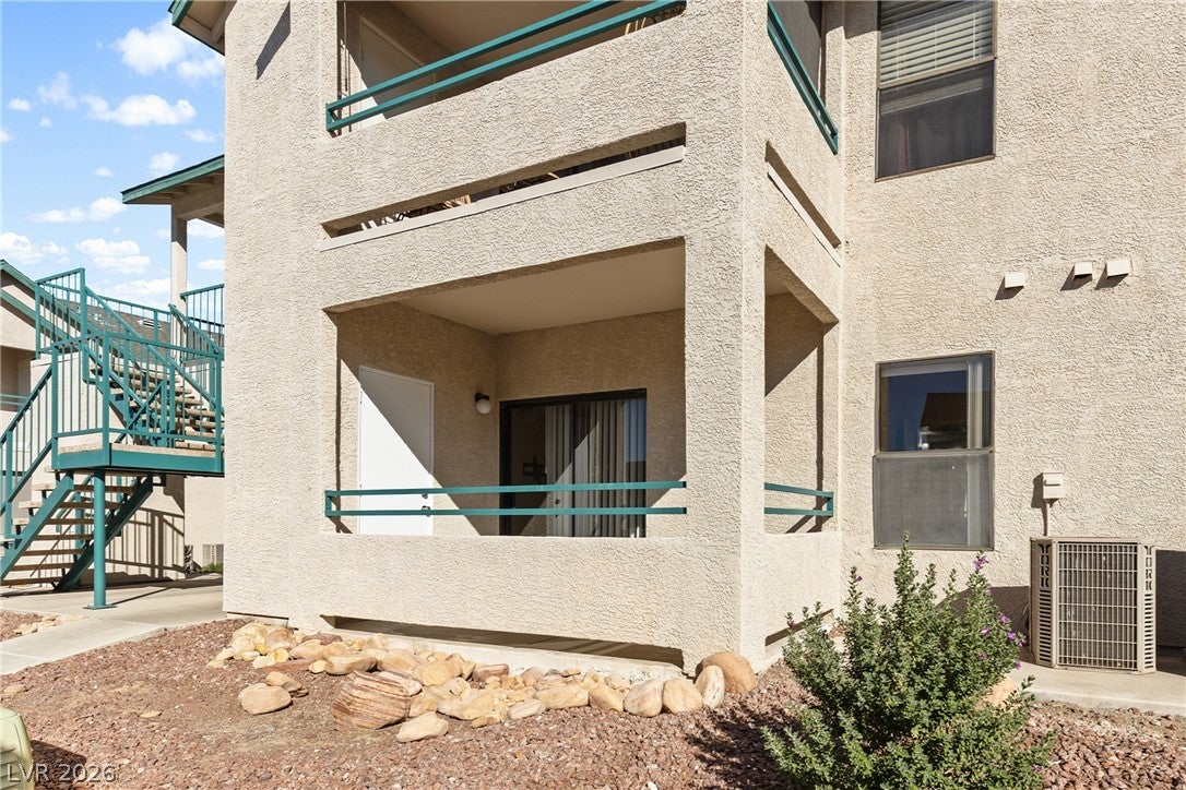 5251 Lindell Road 101