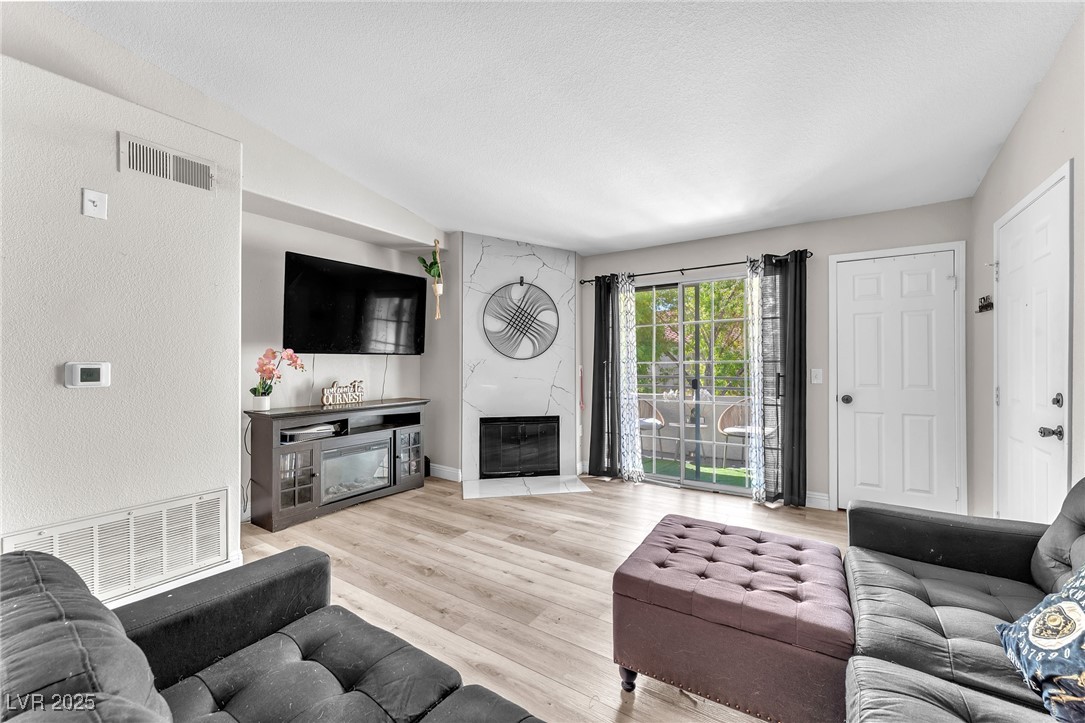 3318 N Decatur Boulevard 2083