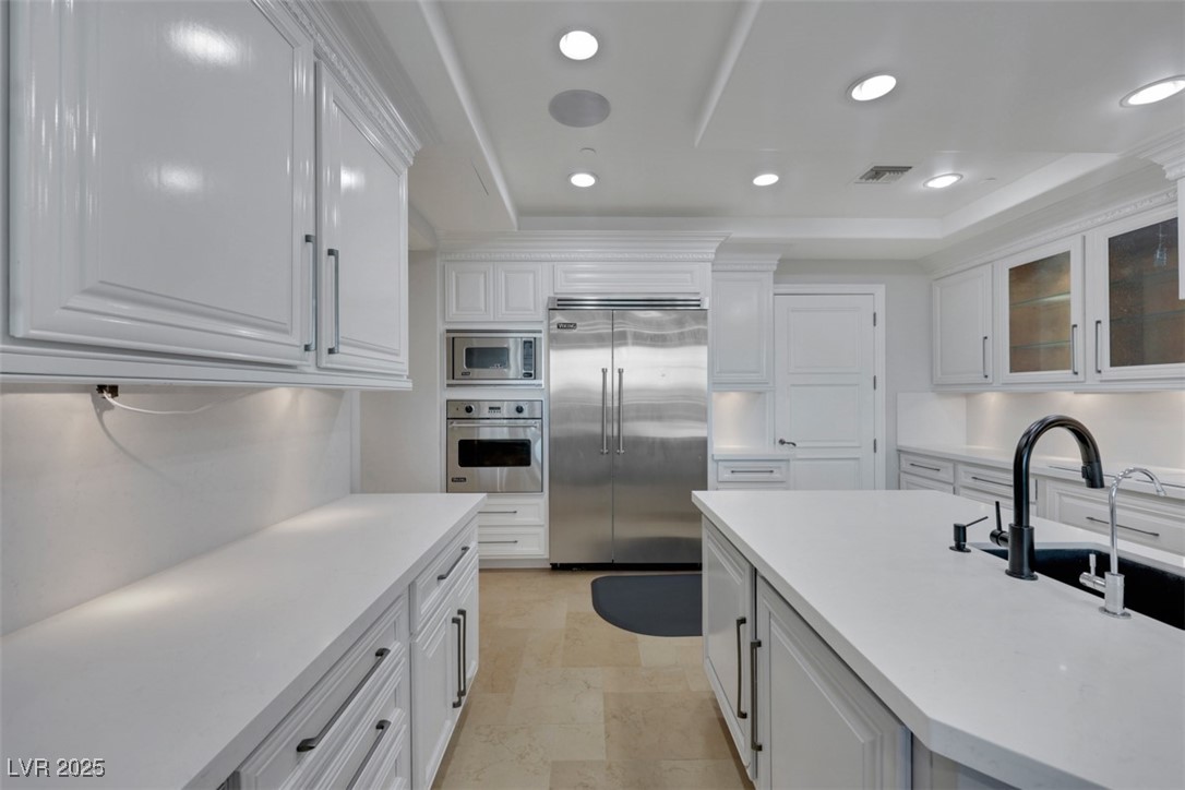 9103 Alta Drive 404