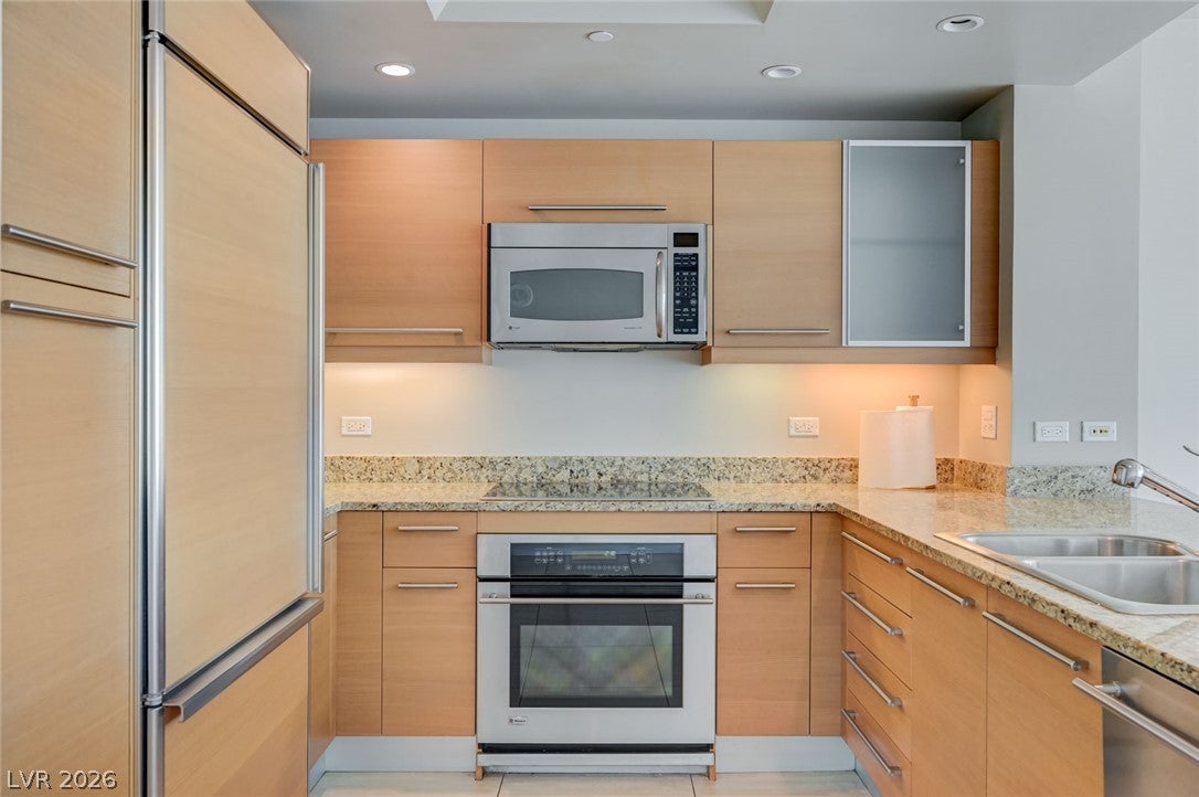 222 Karen Avenue 1602