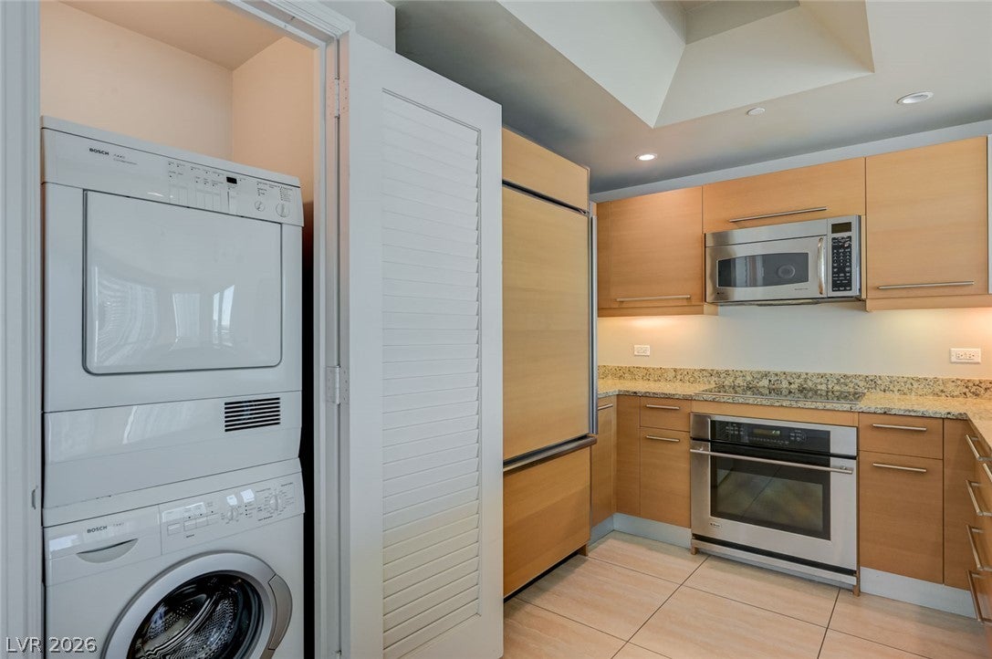 222 Karen Avenue 1602