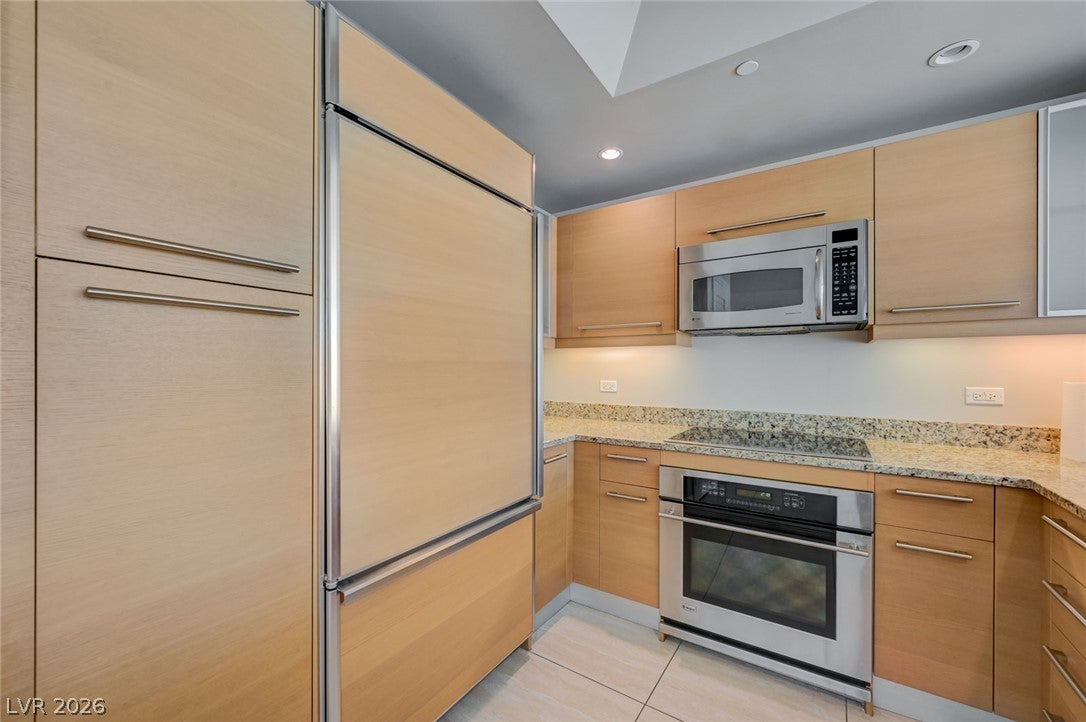 222 Karen Avenue 1602