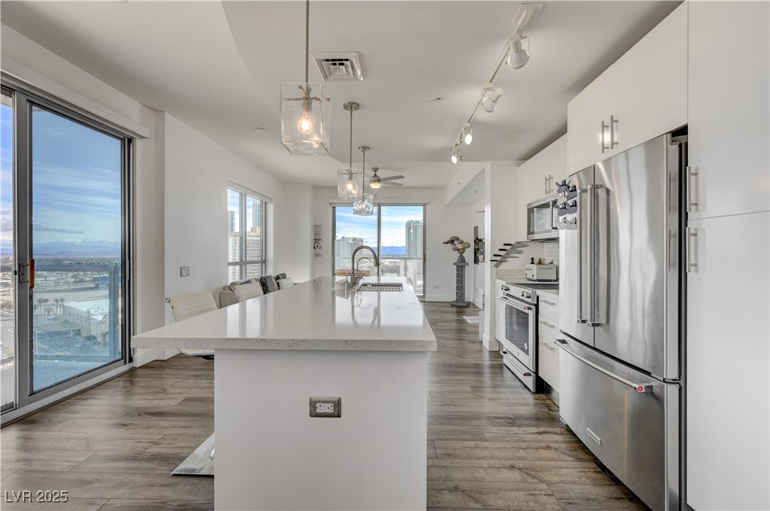 200 W Sahara Avenue 1808