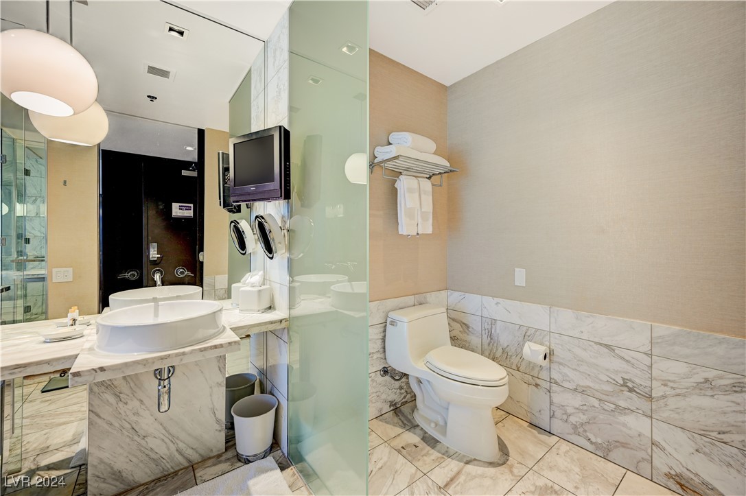 5332 Desert Blossom Road, Las Vegas, Nevada image 8