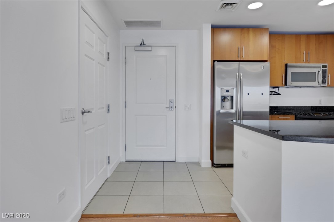 200 W Sahara Avenue 3503