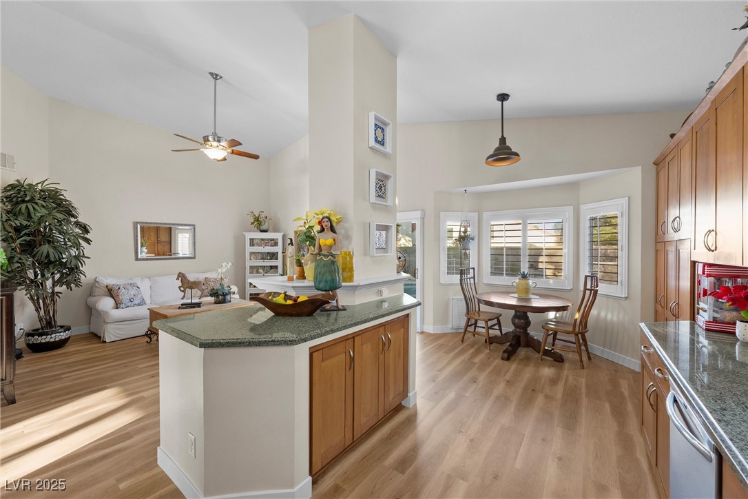 Las Vegas, Nevada 89117, United States, 4 Bedrooms Bedrooms, ,3 BathroomsBathrooms,Residential,Active,79187