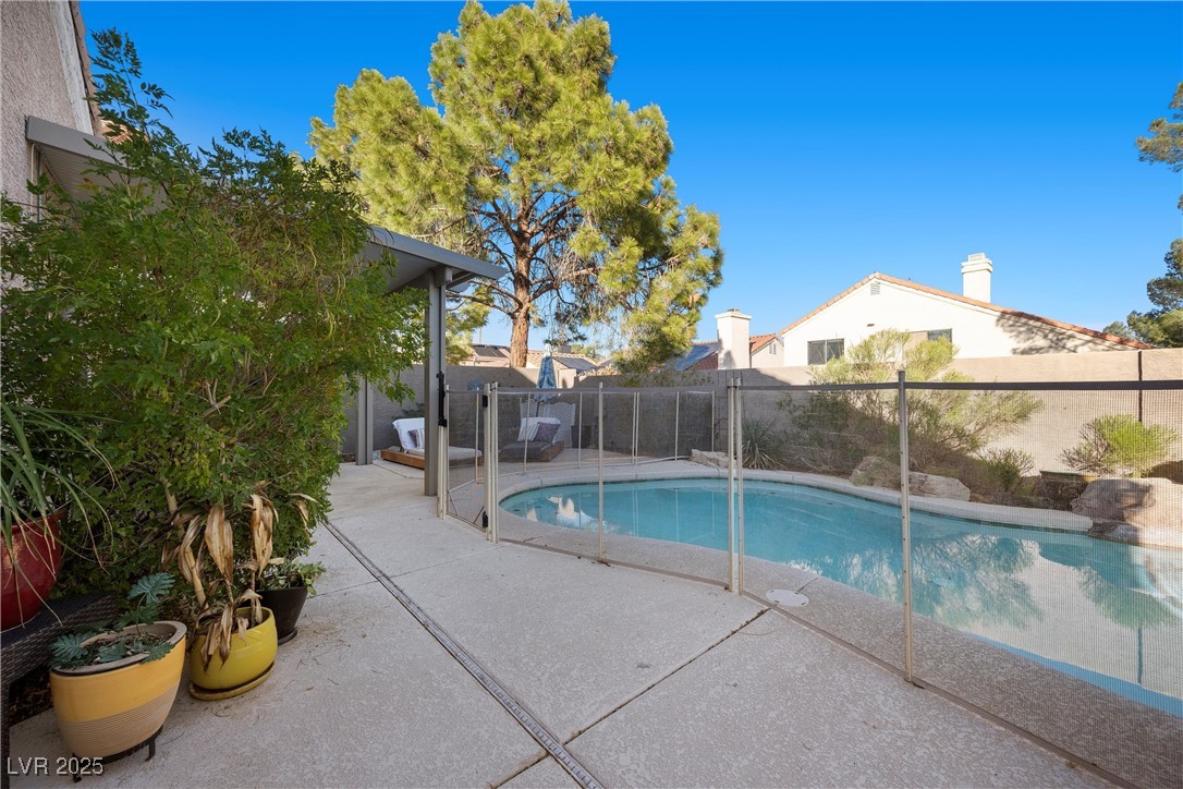 Las Vegas, Nevada 89117, United States, 4 Bedrooms Bedrooms, ,3 BathroomsBathrooms,Residential,Active,79187