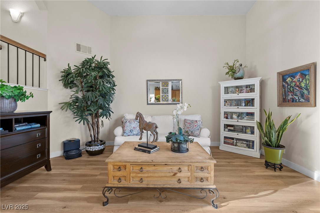 Las Vegas, Nevada 89117, United States, 4 Bedrooms Bedrooms, ,3 BathroomsBathrooms,Residential,Active,79187