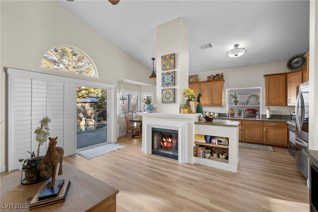 Las Vegas, Nevada 89117, United States, 4 Bedrooms Bedrooms, ,3 BathroomsBathrooms,Residential,Active,79187