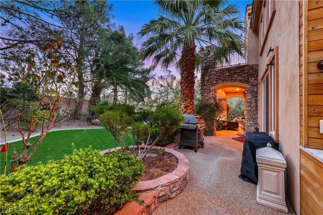 Las Vegas, Nevada 89145, United States, 3 Bedrooms Bedrooms, ,4 BathroomsBathrooms,Residential,Active,82971