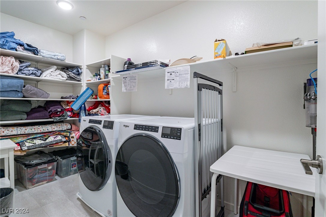 Henderson, Nevada 89052, United States, 3 Bedrooms Bedrooms, ,3 BathroomsBathrooms,Residential,Active,34091