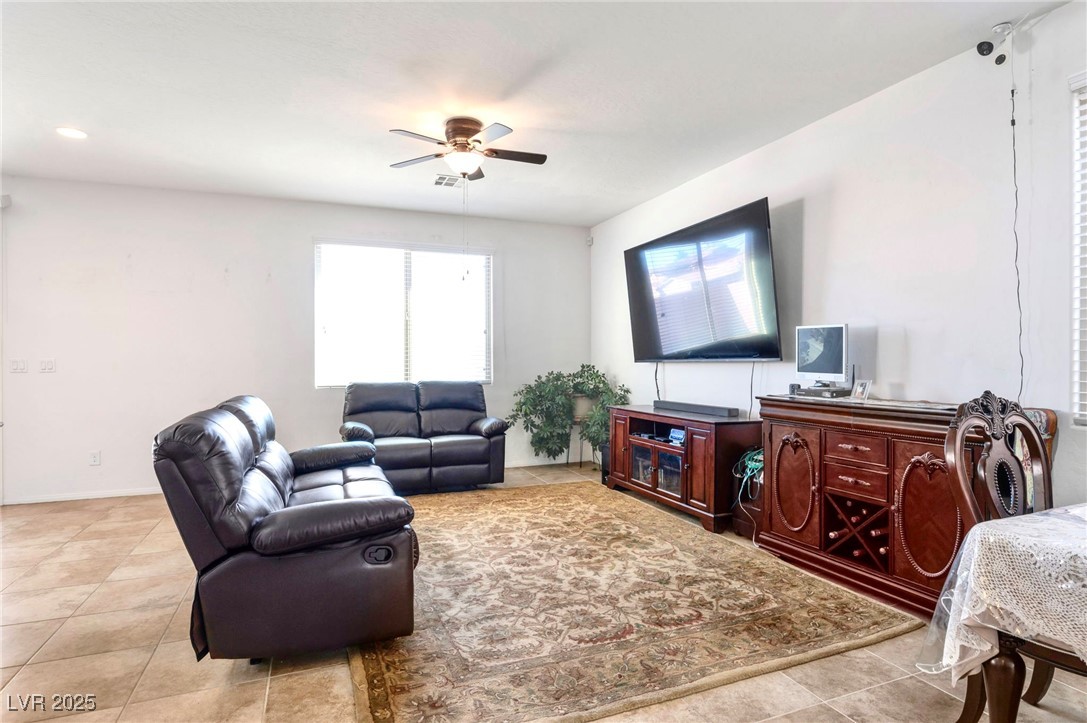 Las Vegas, Nevada 89122, United States, 3 Bedrooms Bedrooms, ,3 BathroomsBathrooms,Residential,Active,239284