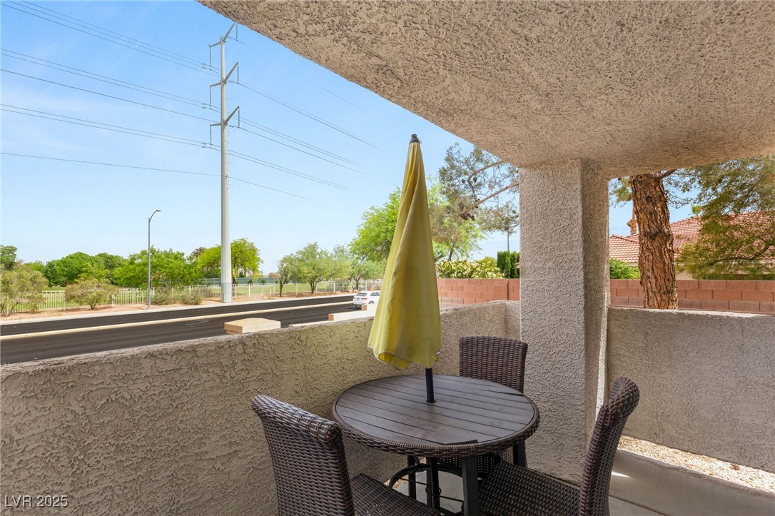 Las Vegas, Nevada 89128, United States, 2 Bedrooms Bedrooms, ,2 BathroomsBathrooms,Residential,Active,231558