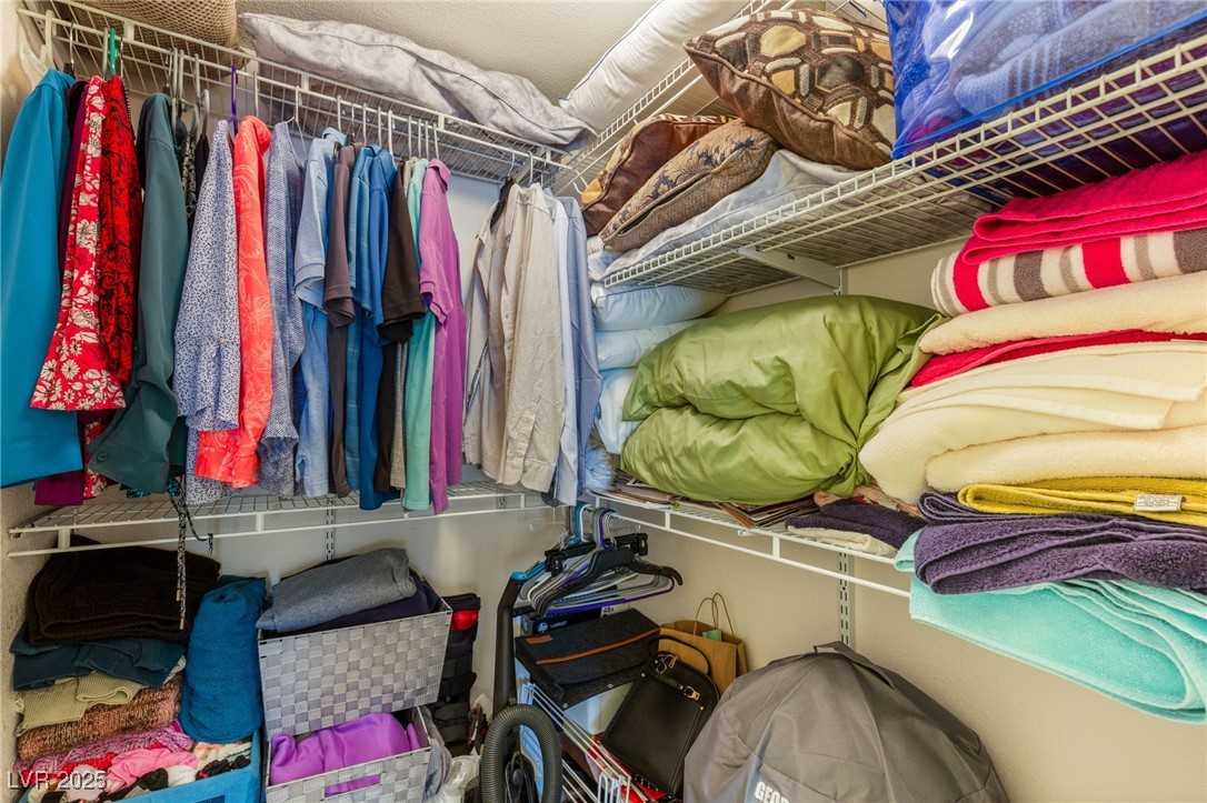 Las Vegas, Nevada 89128, United States, 2 Bedrooms Bedrooms, ,2 BathroomsBathrooms,Residential,Active,231558