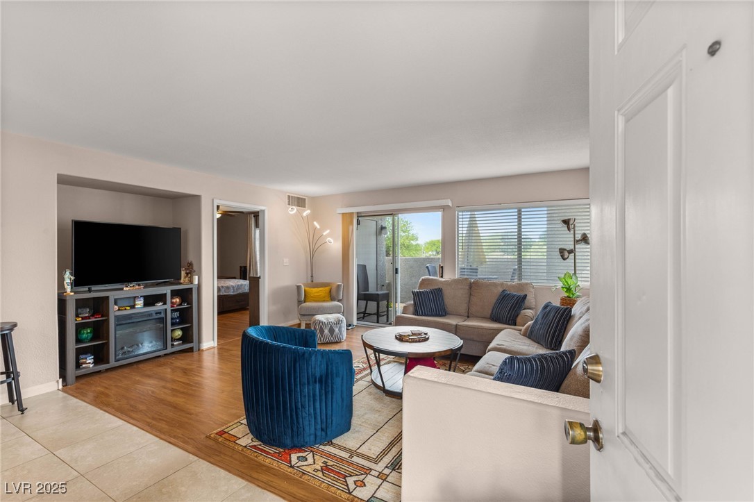 Las Vegas, Nevada 89128, United States, 2 Bedrooms Bedrooms, ,2 BathroomsBathrooms,Residential,Active,231558