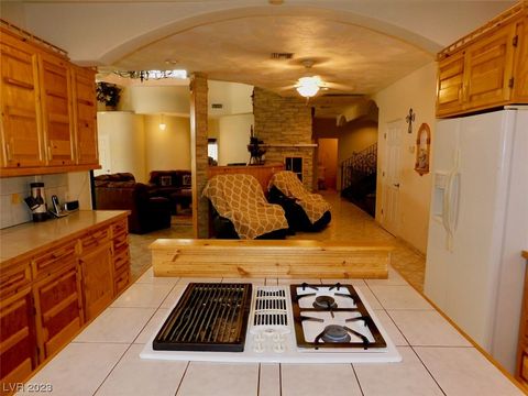 Single Family Residence in Laughlin NV 3629 Catalina Drive 4.jpg