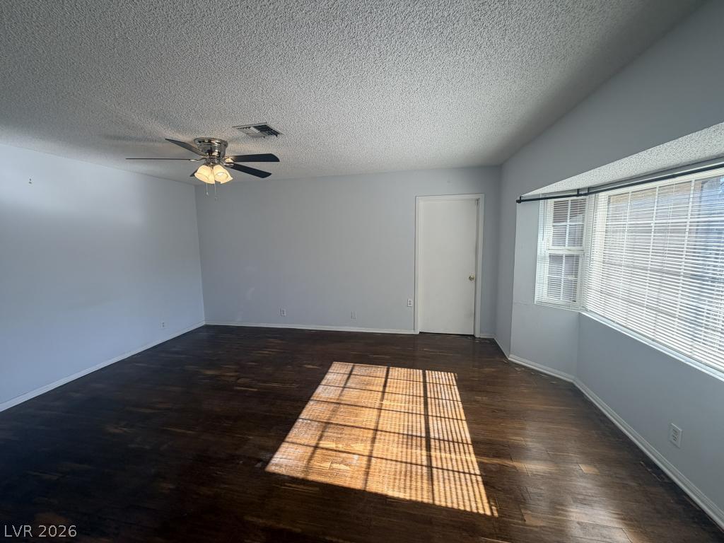 3940 Edgemoor Way
