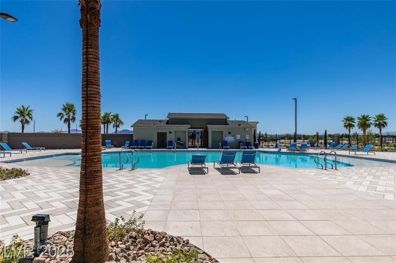 5609 Thunder Blue Avenue