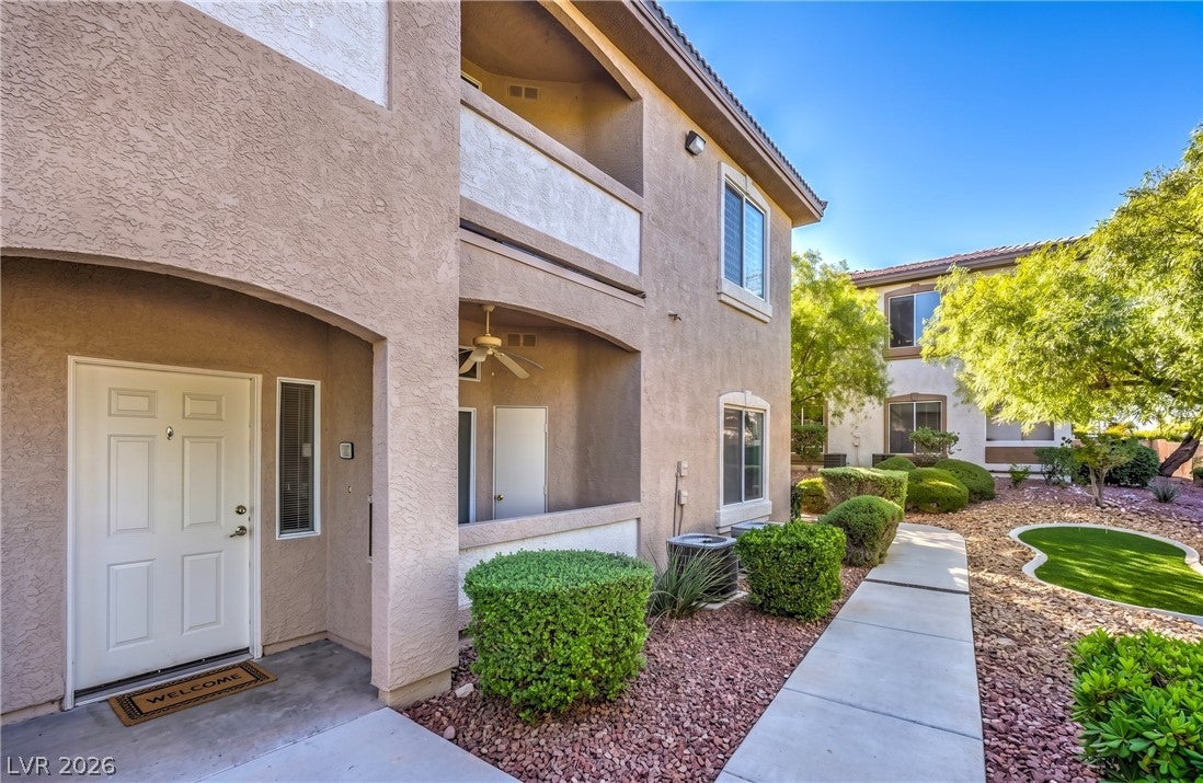 2305 W Horizon Ridge Parkway 1512