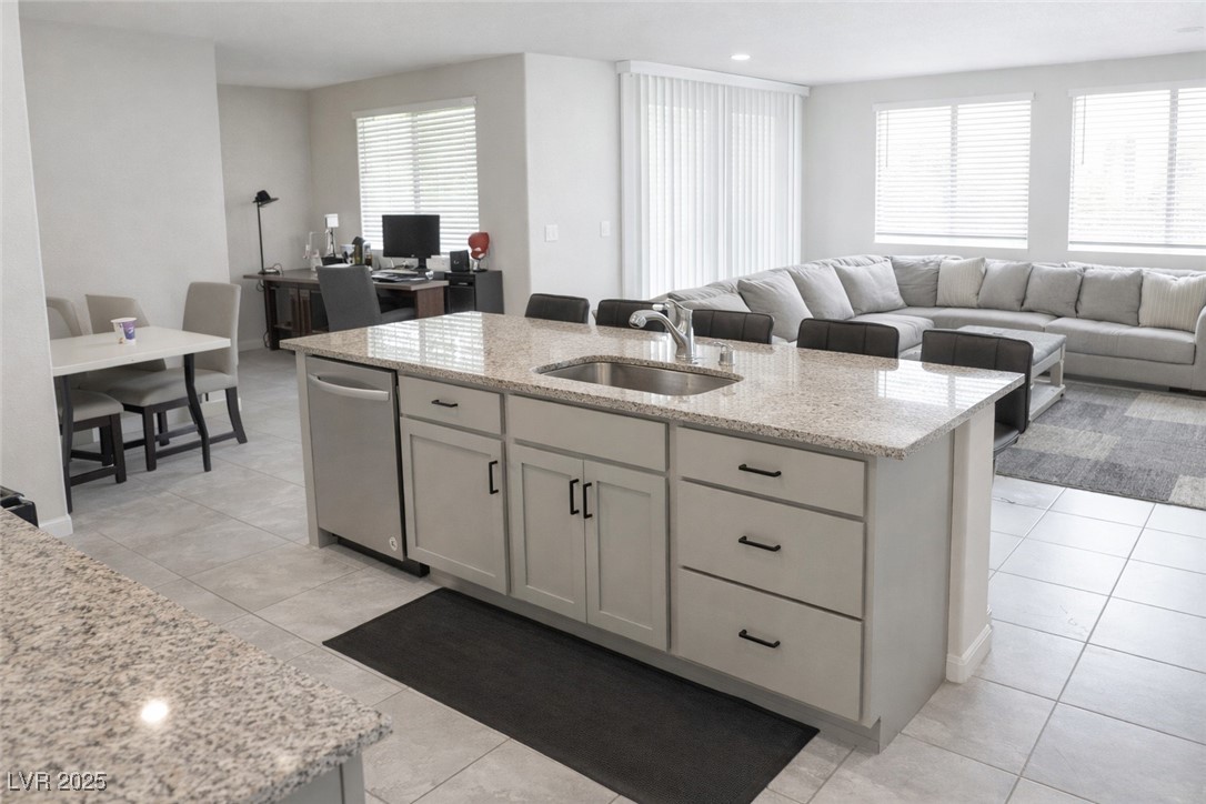 7334 Dazzle Point Street