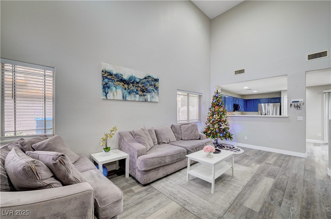 10292 Missouri Meadows Street