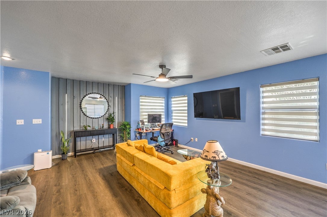 8288 Amphora Street