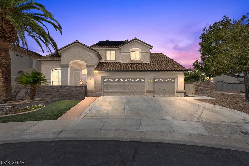 2500 Antique Blossom Avenue