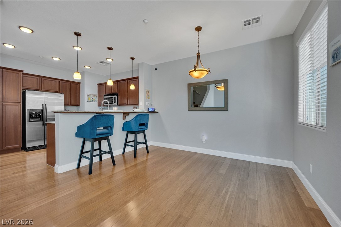 1525 Spiced Wine Avenue 12103