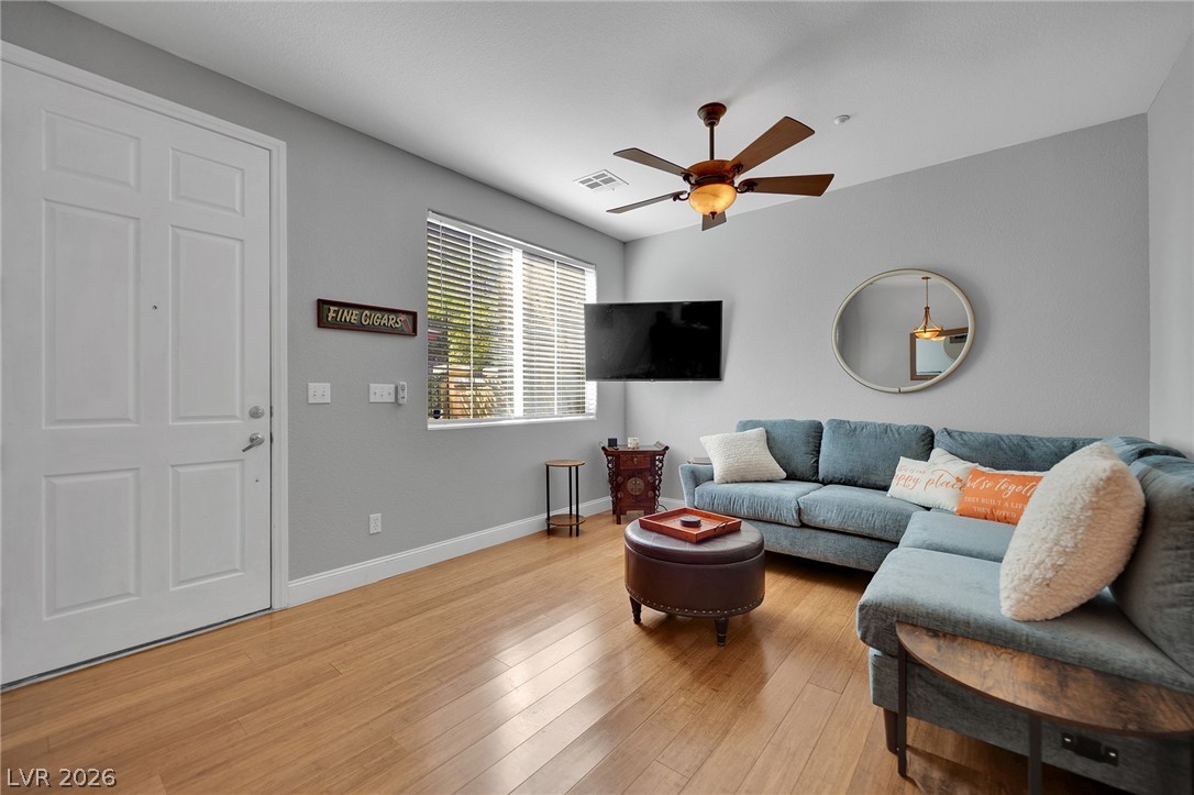 1525 Spiced Wine Avenue 12103