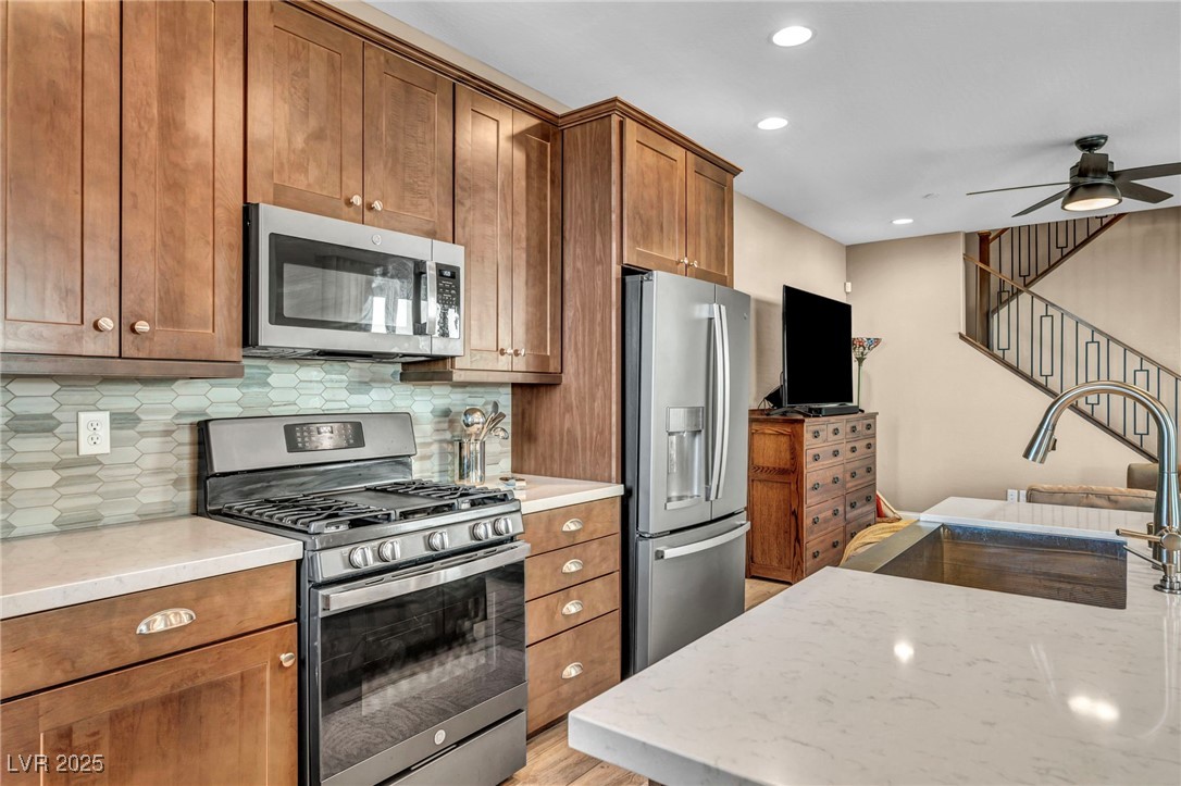Properties 2 500 Pear Lake Street