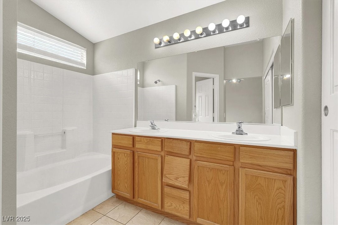 Las Vegas, Nevada 89130, United States, 3 Bedrooms Bedrooms, ,2 BathroomsBathrooms,Residential,Active,204870