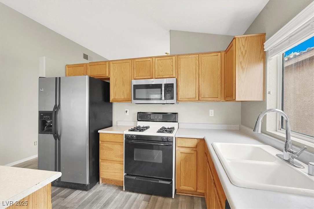 Las Vegas, Nevada 89130, United States, 3 Bedrooms Bedrooms, ,2 BathroomsBathrooms,Residential,Active,204870