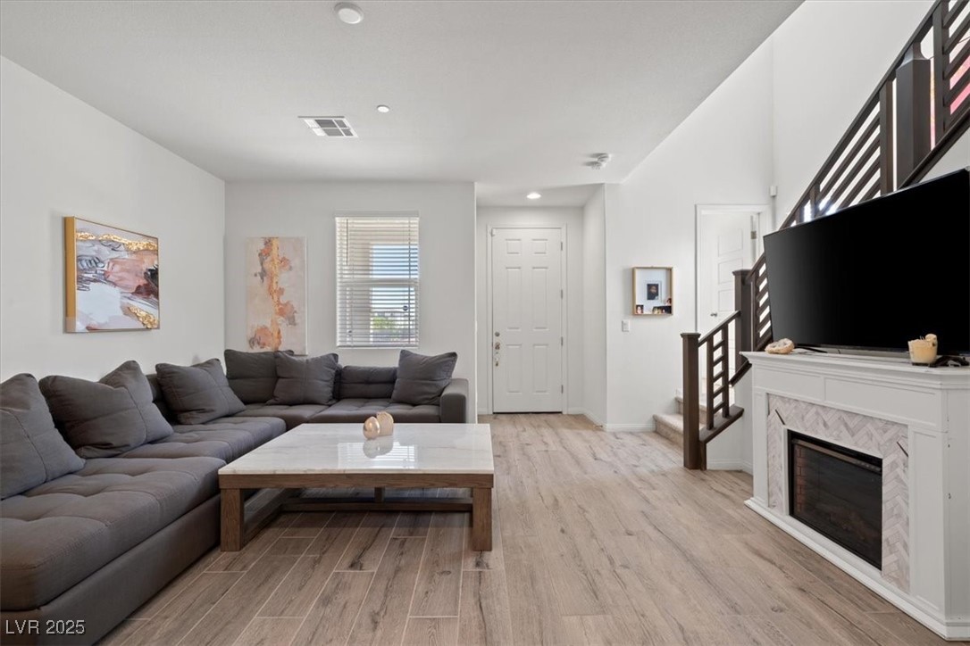 4526 Cloudrest Peak Street