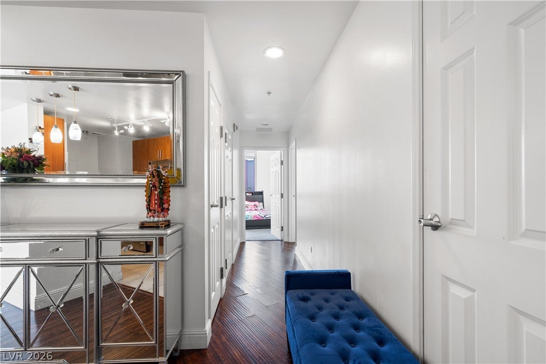 200 W Sahara Avenue 1804