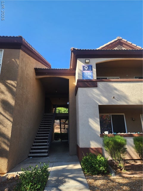 Photo of 231 W Horizon Ridge Parkway #924, Henderson, NV 89012 (MLS # 2820146)