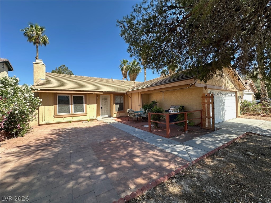 2340 Viewcrest Road