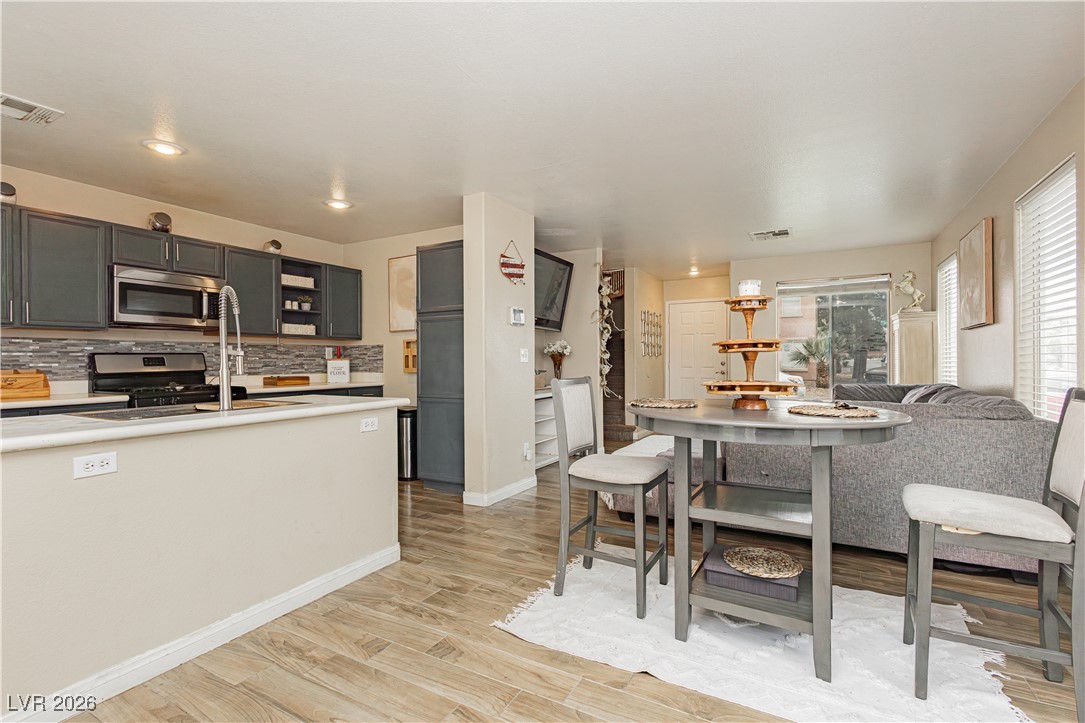 2054 Seattle Shore Street