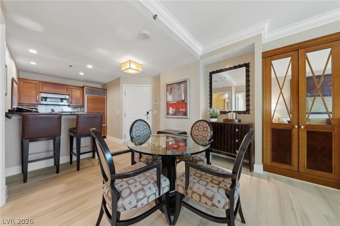 135 E Harmon Avenue 2721