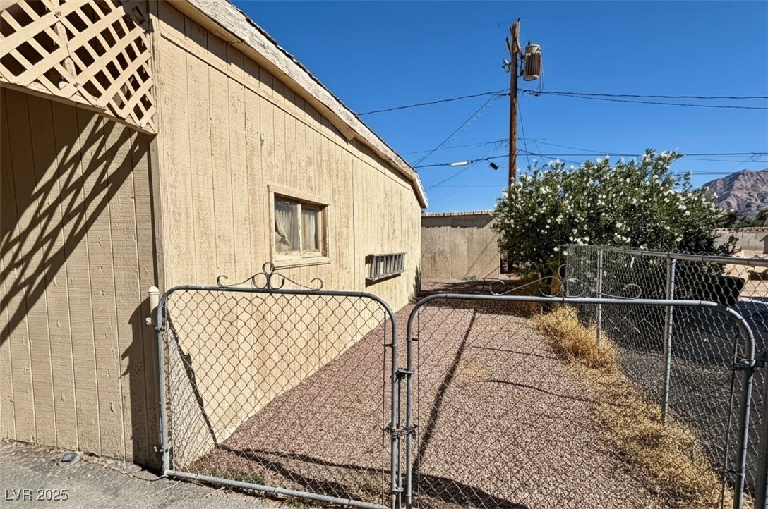 Las Vegas, Nevada 89156, United States, 2 Bedrooms Bedrooms, ,2 BathroomsBathrooms,Residential,Active,235515