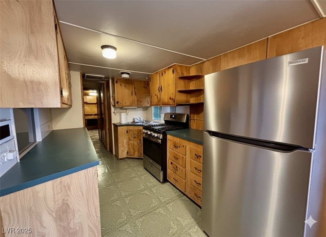 Las Vegas, Nevada 89156, United States, 2 Bedrooms Bedrooms, ,2 BathroomsBathrooms,Residential,Active,235515