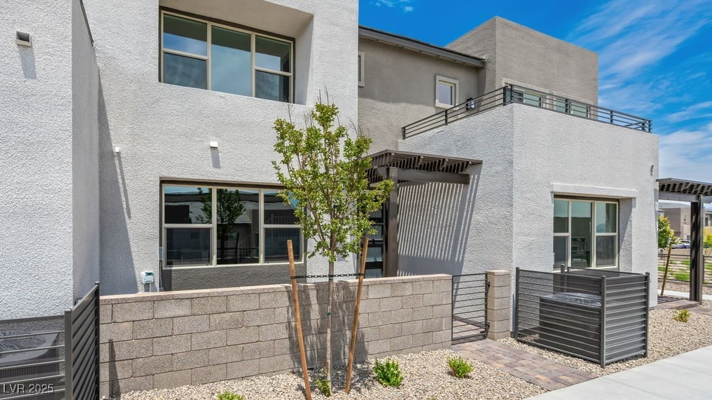 Properties 1 1452 Melodic Lark Lane