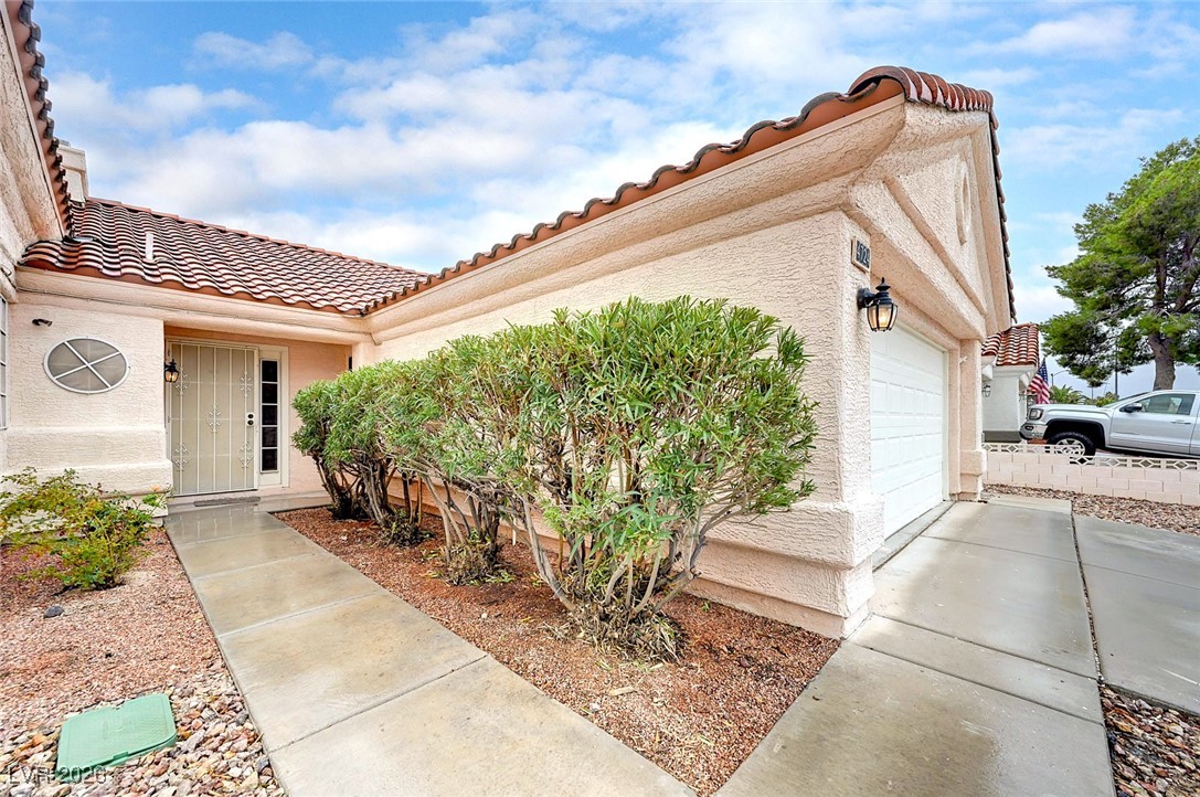 4724 Victoria Beach Way