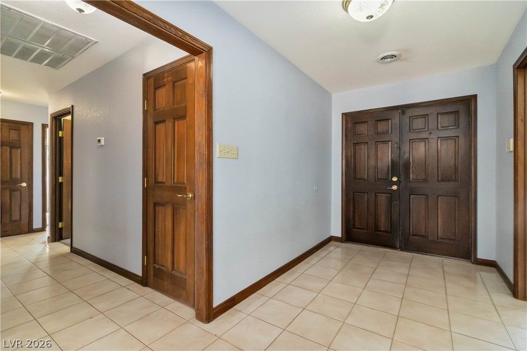 1727 Cherokee Lane