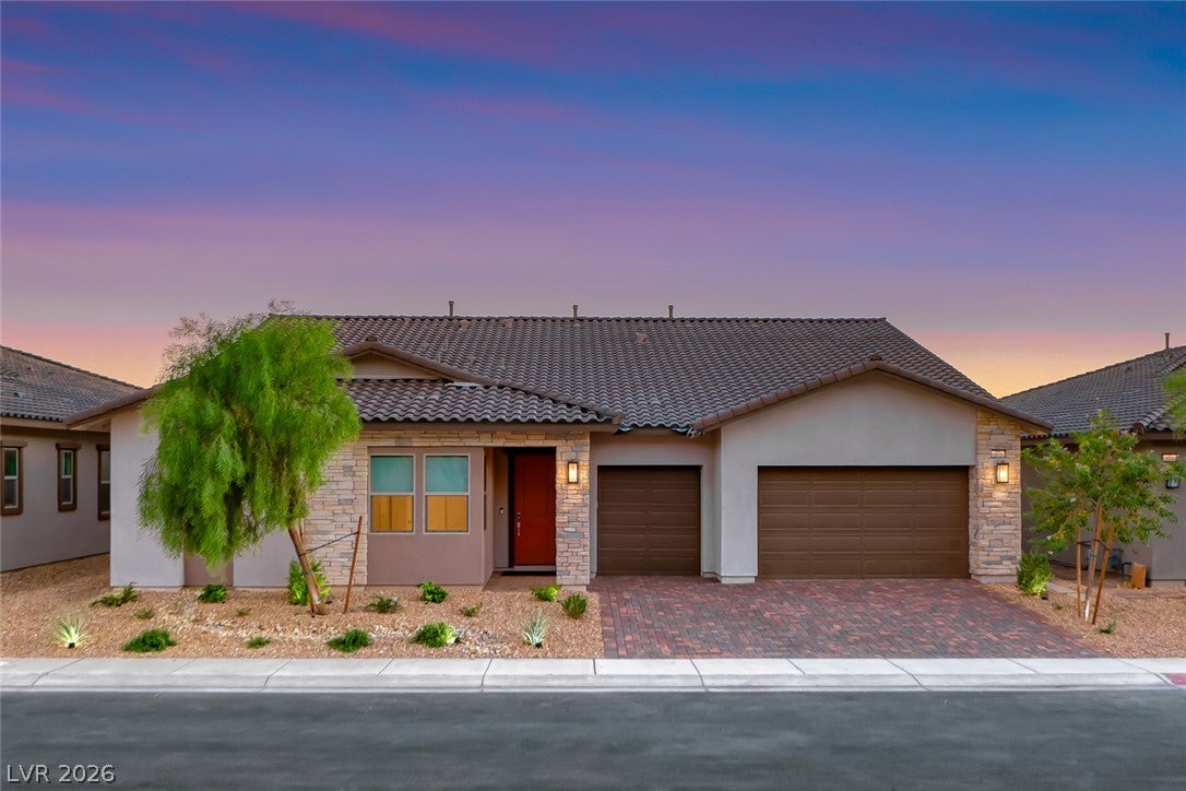 375 Portus Delphini Court